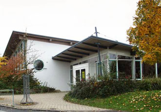 Schulhausansicht im Herbst Schulhausansicht im Herbst